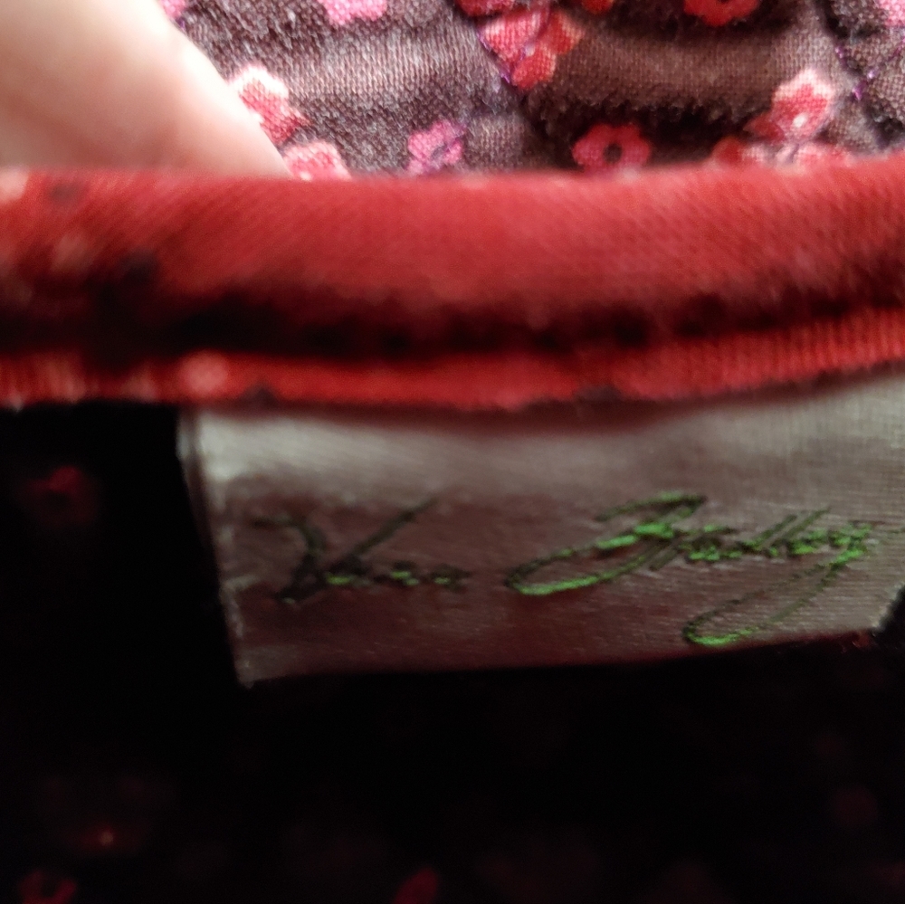 Vera Bradley Tote Bag in Red Bandana Print. 14" X 12" w/o Handles - Picture 5 of 6